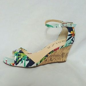 UNISA Floral Cork Wedges Size 8
